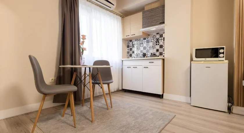 Apart Hotel Bonjour Cluj - Image 1