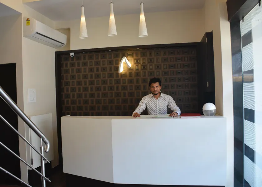 Hotel Avenue - Near Airport Mumbai - Image 1