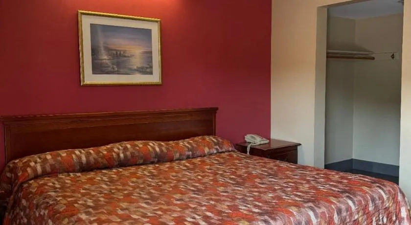 Linden Motor Inn - Image 1