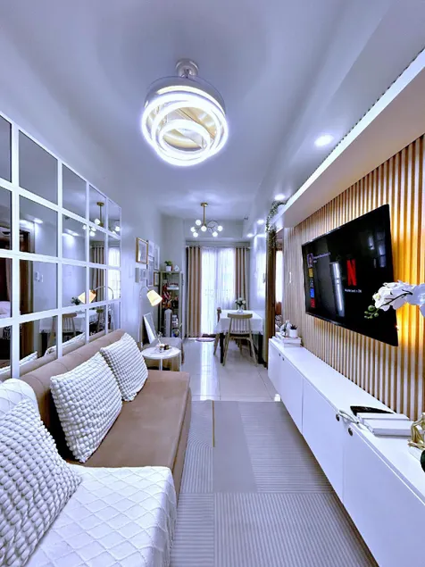Staycation hosted by Cozypura near MOA, Airport, with Netflix and FREE WIFI with pay parking - Image 1
