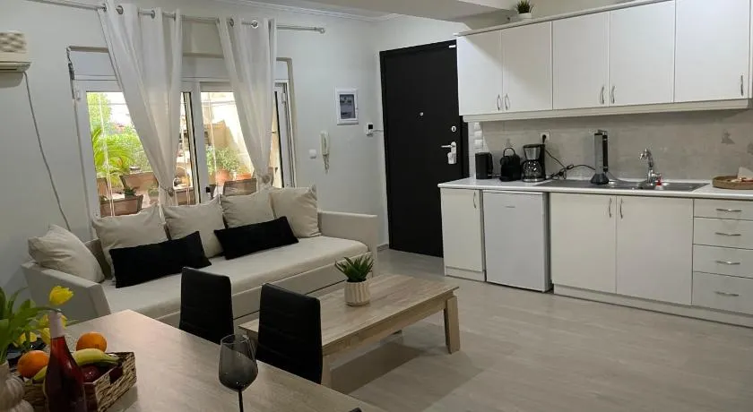 Triptolemus Stay Inn - Image 1