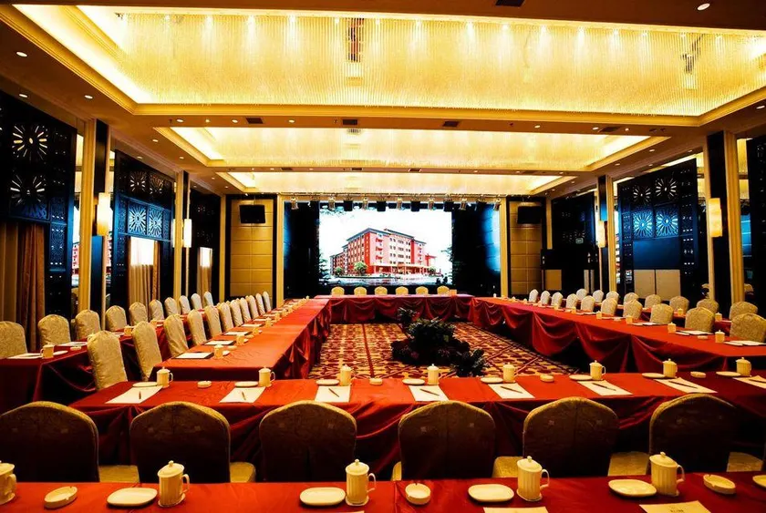 Shunjie Hotel - Image 1