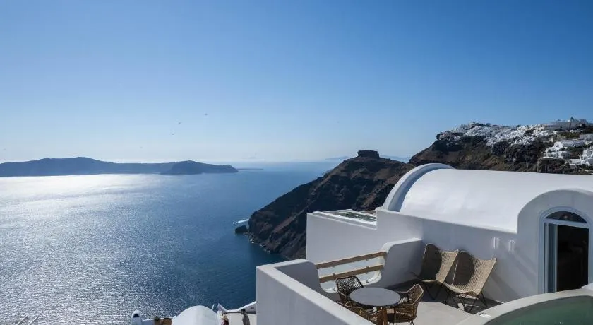 Airth Santorini Suites - Image 1