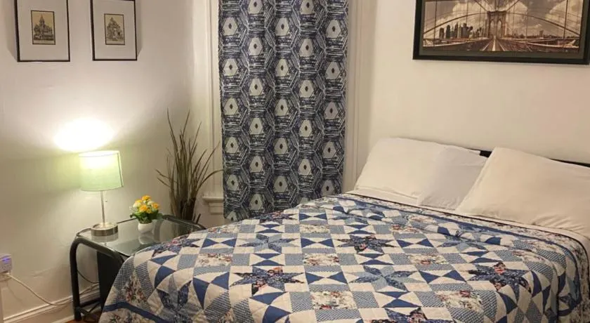Hollywood Rentals LLC - Image 1