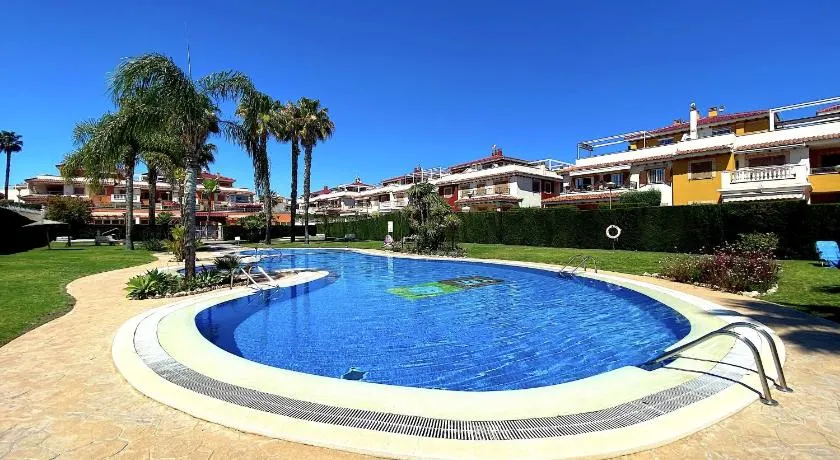 Encantador bungalow de planta baja - Image 1