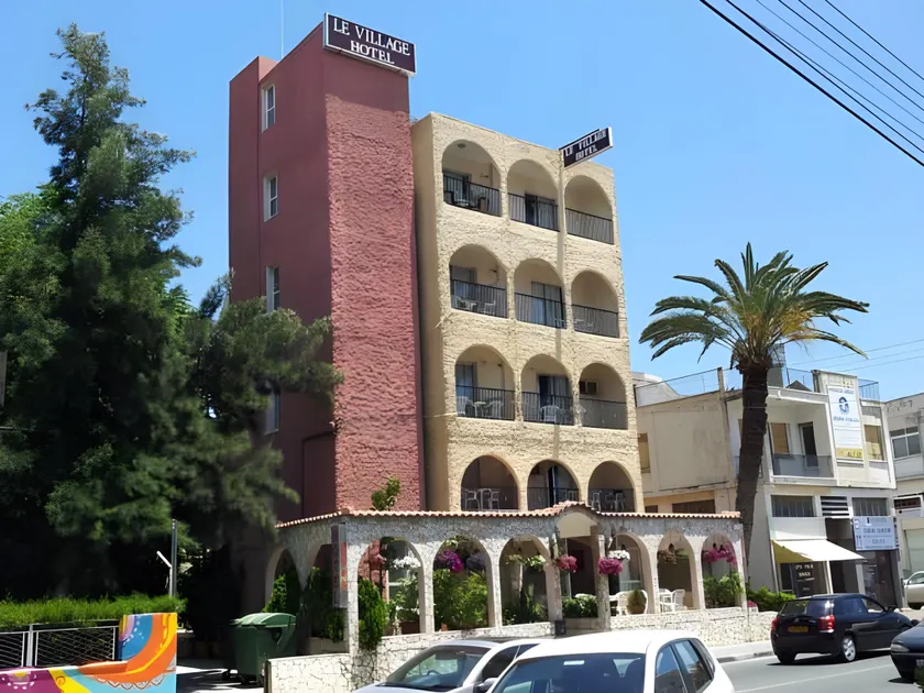 Le Village Hotel - Image 1