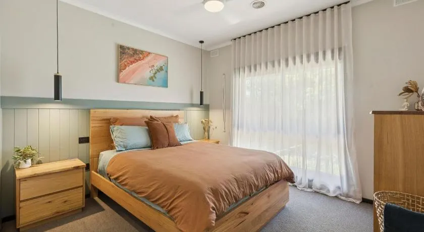 One Mile Creek Retreat - Image 1