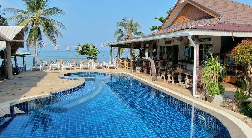 Lanta New Coconut Bungalow - Image 1