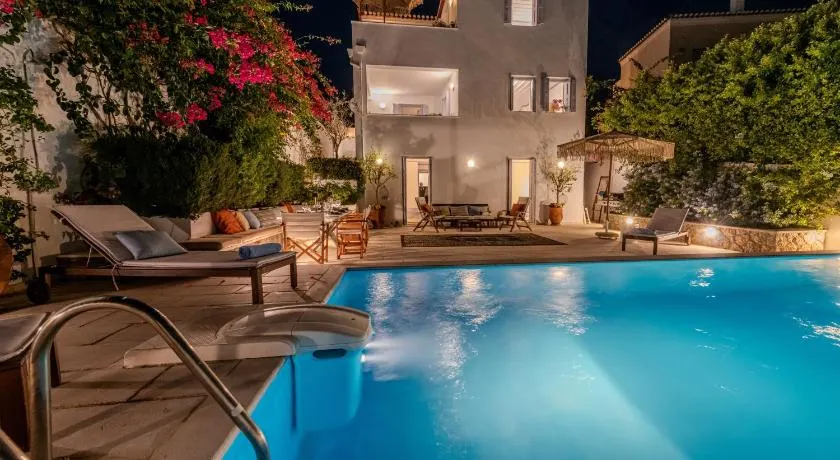 The Villa Evita Stunning View with private pool - Image 1