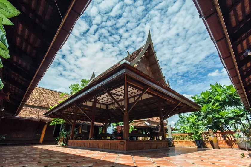 Ayutthaya retreat - Image 1
