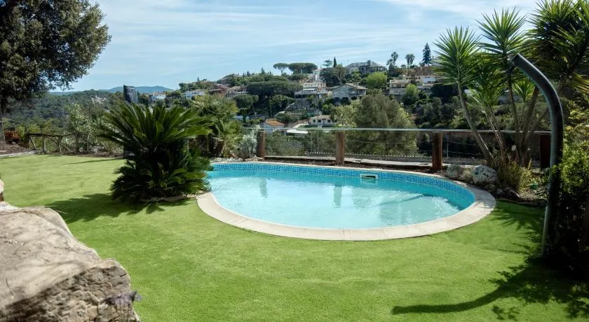 Makasi Home - Planta baja con piscina en Argentona - Image 1