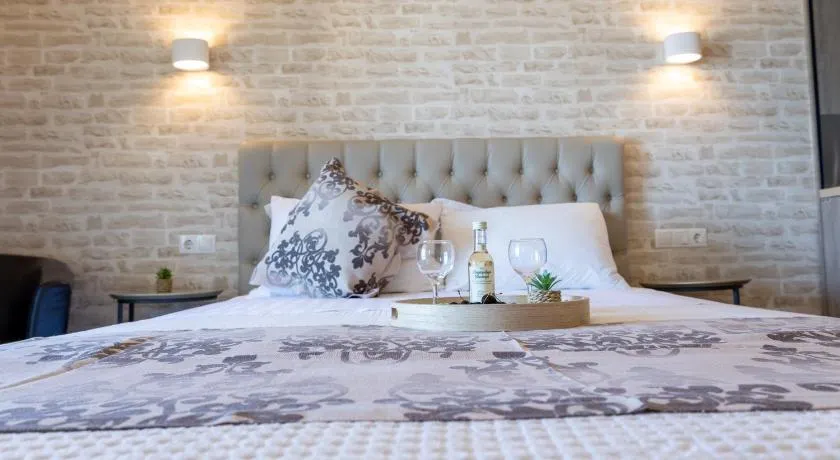 Luxury Plateia Rooms - Image 1