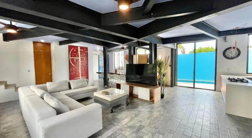 Casa Gigante de lujo, con piscina privada, 4 amplias habitaciones con baño privado - Image 1