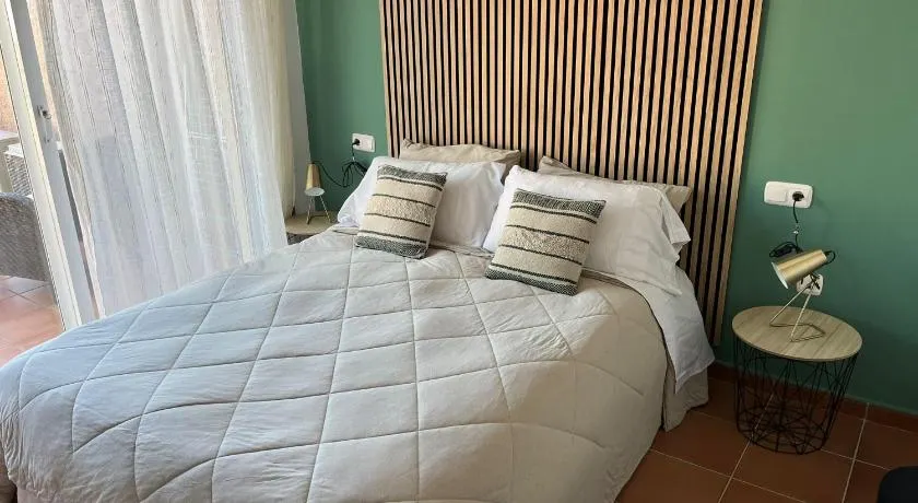 Alcaidesa, luxury apartment with sea views - Image 1