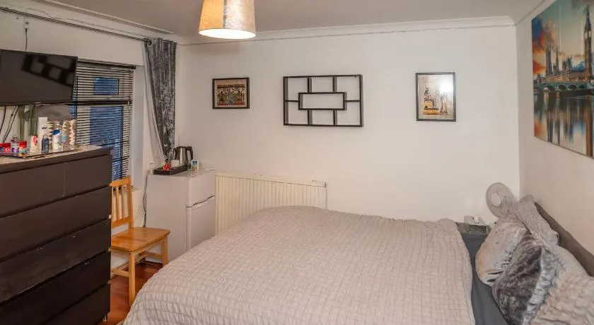 King Size - Ensuite Room - Image 1