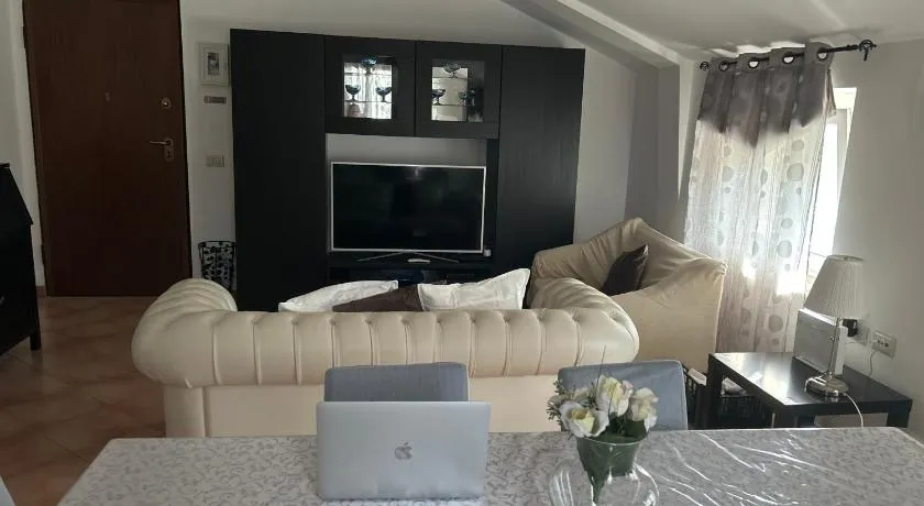 Home sweet home - Image 1