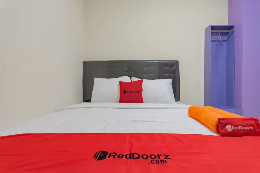 RedDoorz near Trans Studio Bandung 3 - Image 1