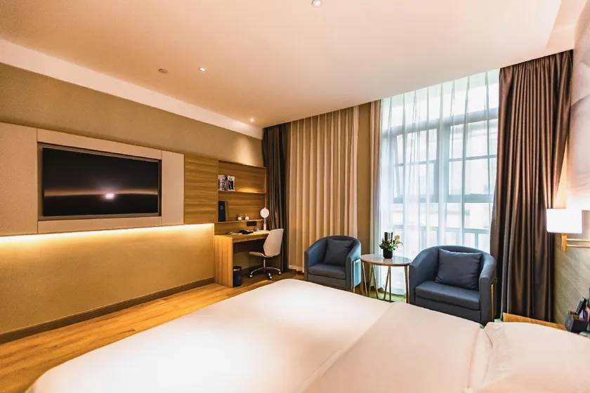 Huifeng Hotel - Image 1