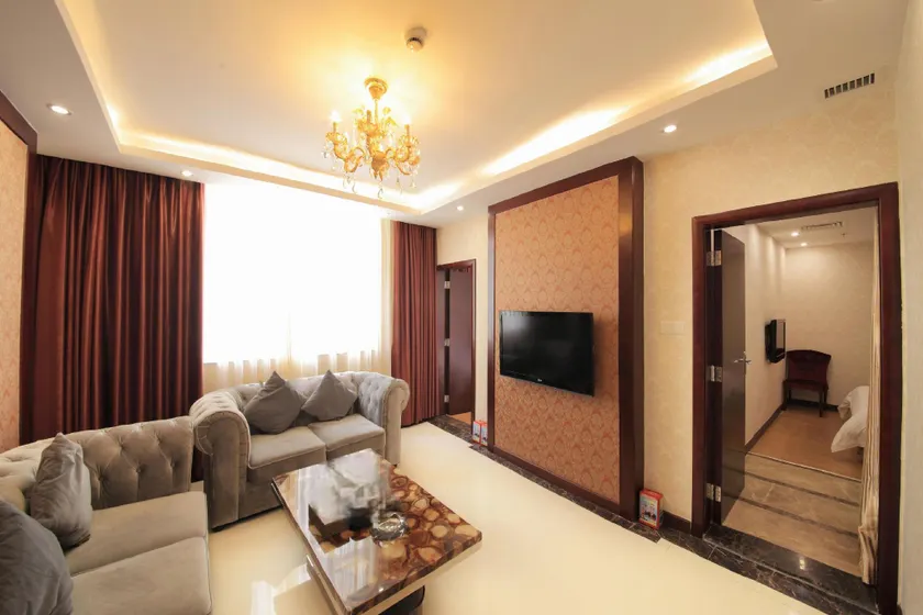 Kumho Hotel - Image 1