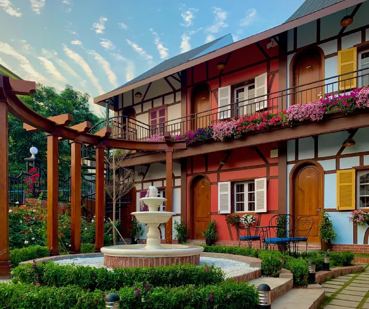 Little Colmar - Homestay & Pottery Studio - Image 1