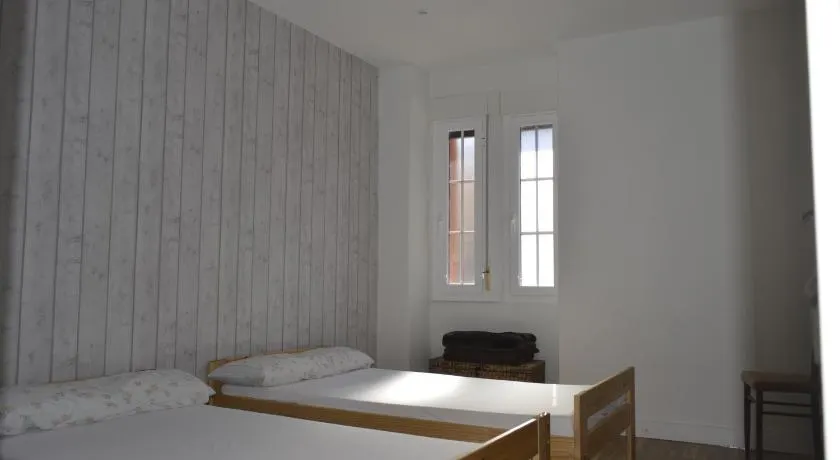 Albergue Gares - Image 1