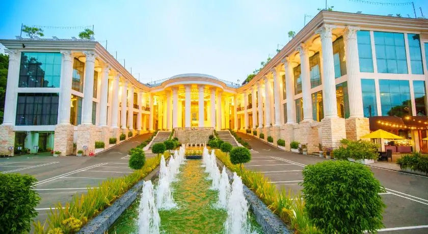 The Epitome Hotel - Image 1