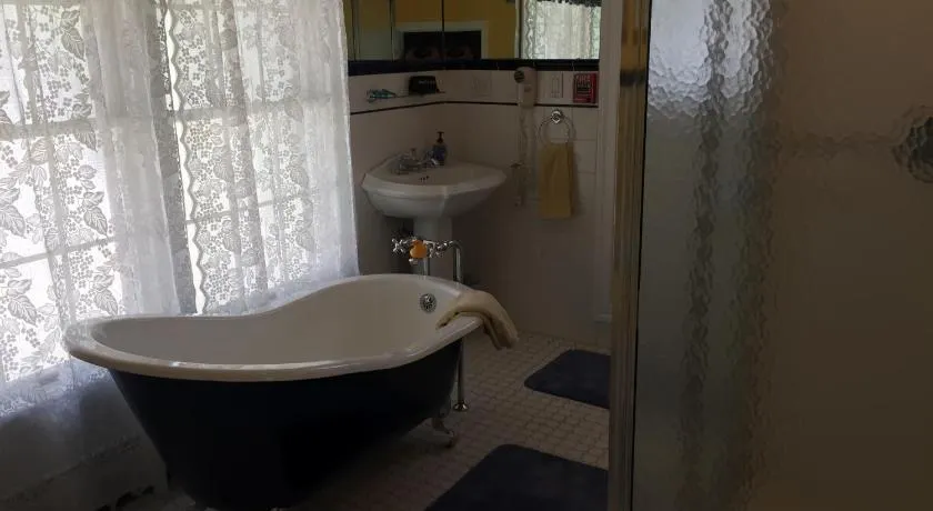 Inn at the Park - Image 1