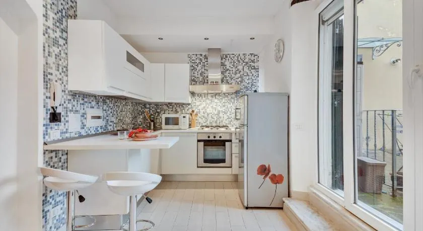 GuestHost - Coverciano Modern Apartment with Patio! - Image 1
