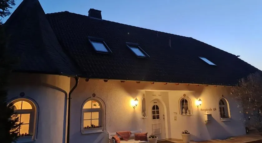 GardenView Apartments & Suites bei Bad Kissingen - Image 1