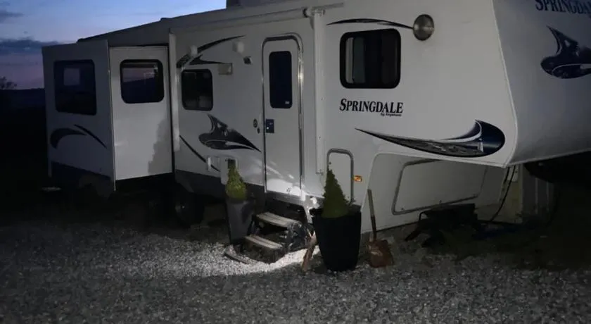 5th Wheel Trailer - Image 1