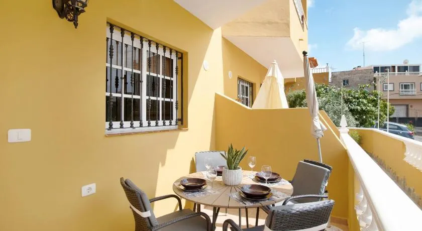 Casa de vacaciones Las Gavias I con vistas al mar, terraza privada y Wi-Fi - Image 1