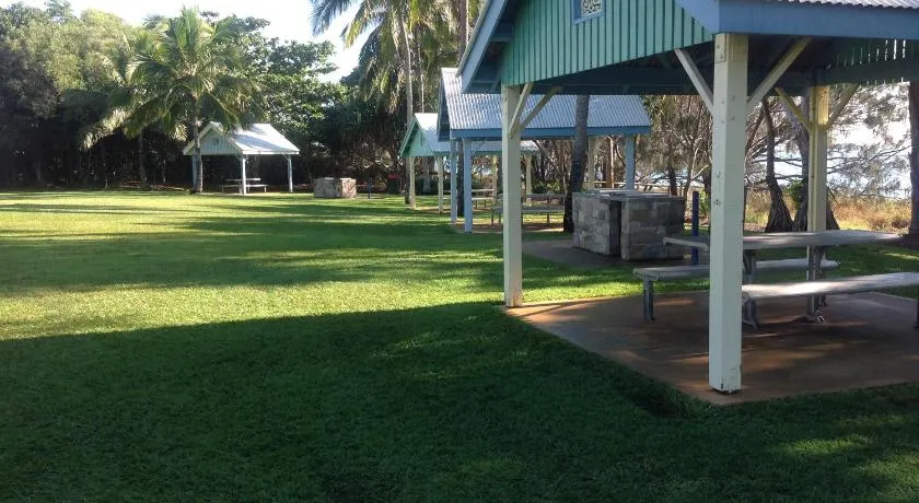 Tannum Sands Hotel / Motel - Image 1