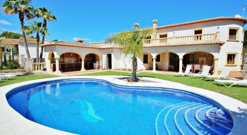 Bahia - spacious family villa with private pool in Moraira - Image 1