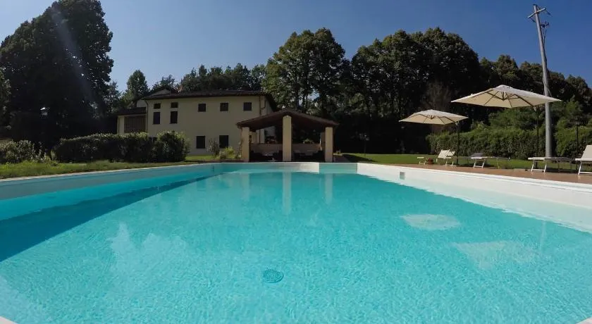 CASALE LA FATA -tipico toscano immerso nelle colline tra Lucca e Versilia, 6 appartamenti indipendenti - Image 1