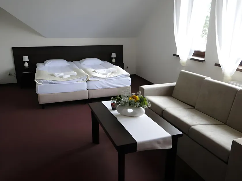 Hotel Cynamon - Image 1