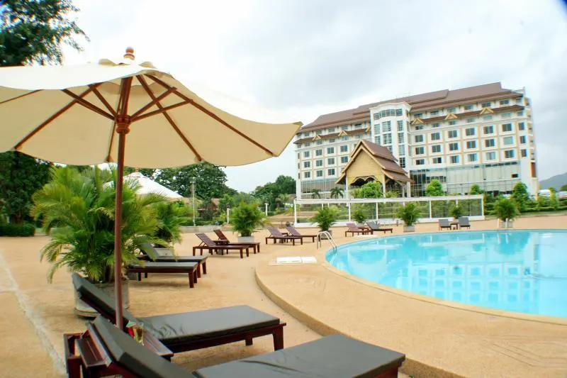 Arawan Riverside Hotel - Image 1