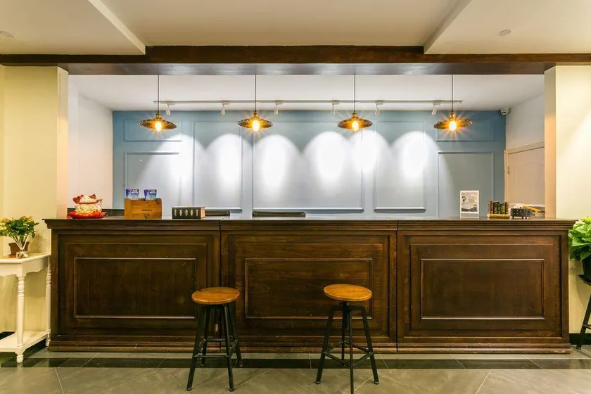 Shanghai Dicheng Hotel - Image 1