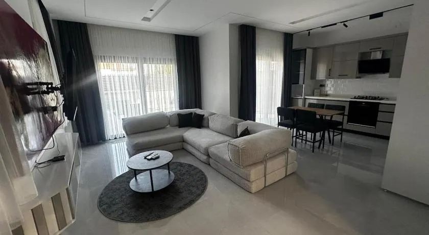 Pinewood villas - Image 1