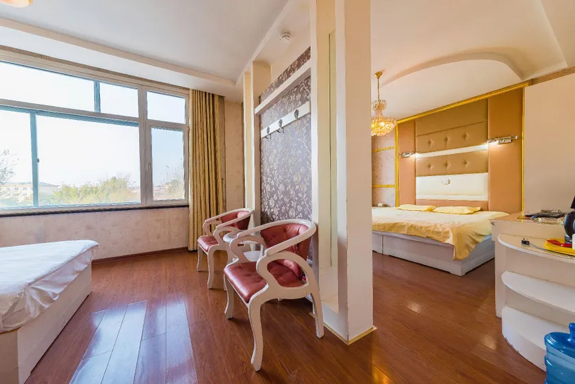 Liming Business Hotel - Image 1
