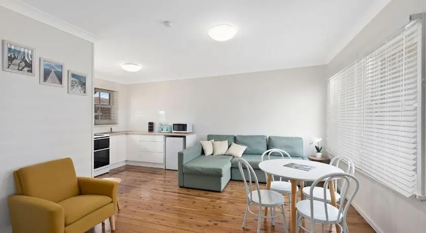Carousel Apartment 5 - Image 1