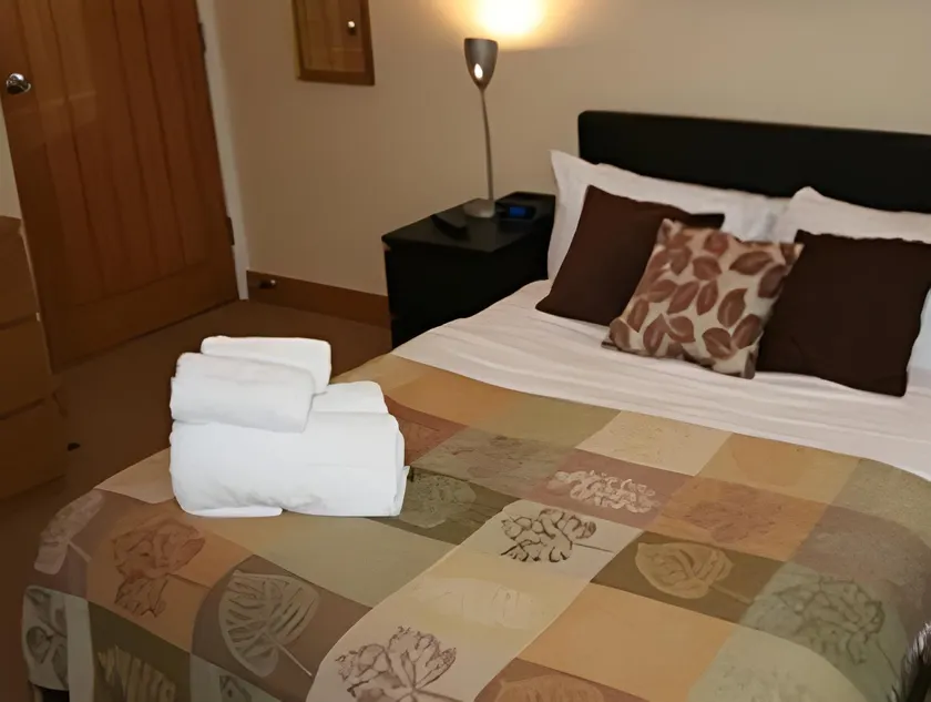 Bridge View Guest House - Image 1