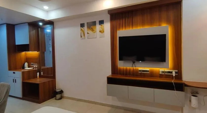 RrHEAVENSTAY - Image 1