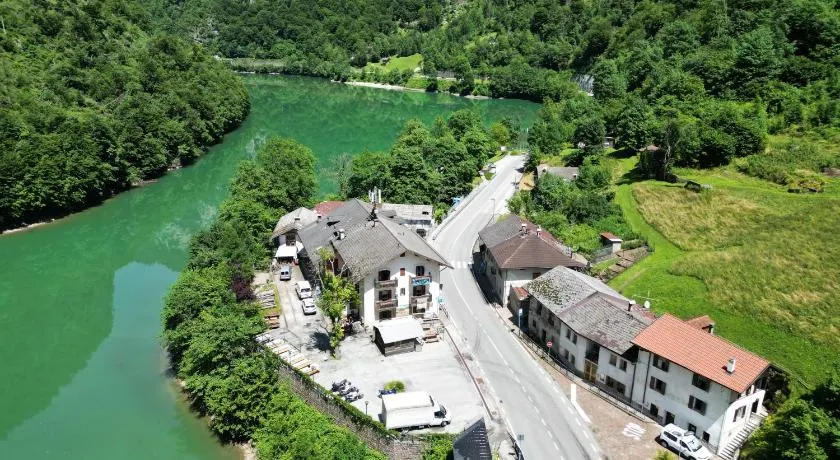 ALBERGO AL LAGO - Image 1