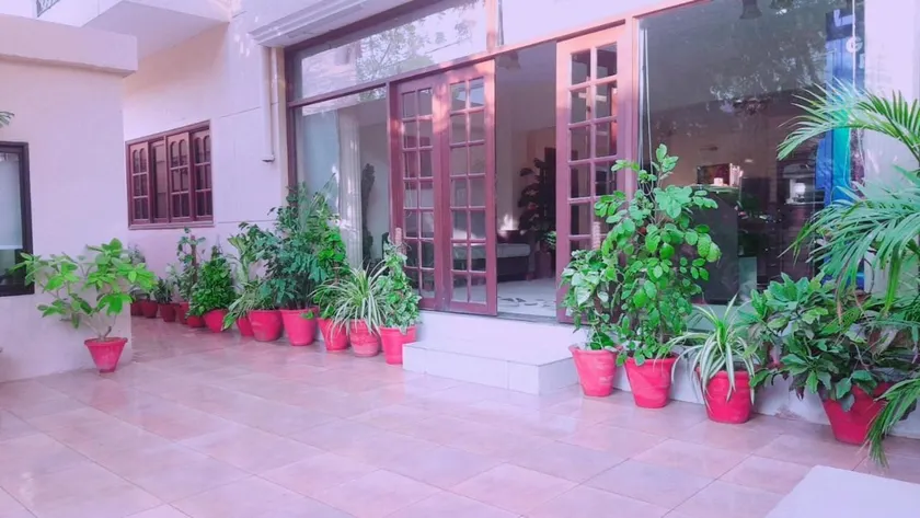 Hotel Inn Karachi - Image 1