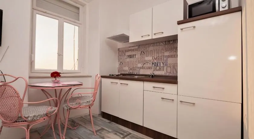 Main Square Apartment - Image 1