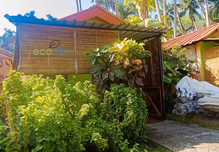 Eco Villa - Tranquil Shoreline Boutique 4 Bed AC - Image 1