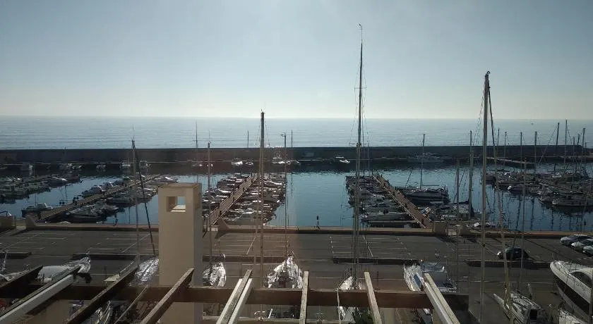 RMP60 Luminoso Duplex Residencial Marina del Port Calafat - Image 1