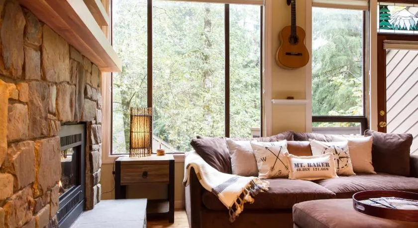 Riversong Retreat - Image 1