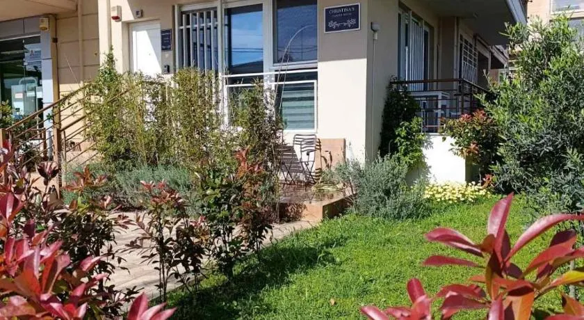 CHRISTINA'S GARDEN HOUSE - Image 1