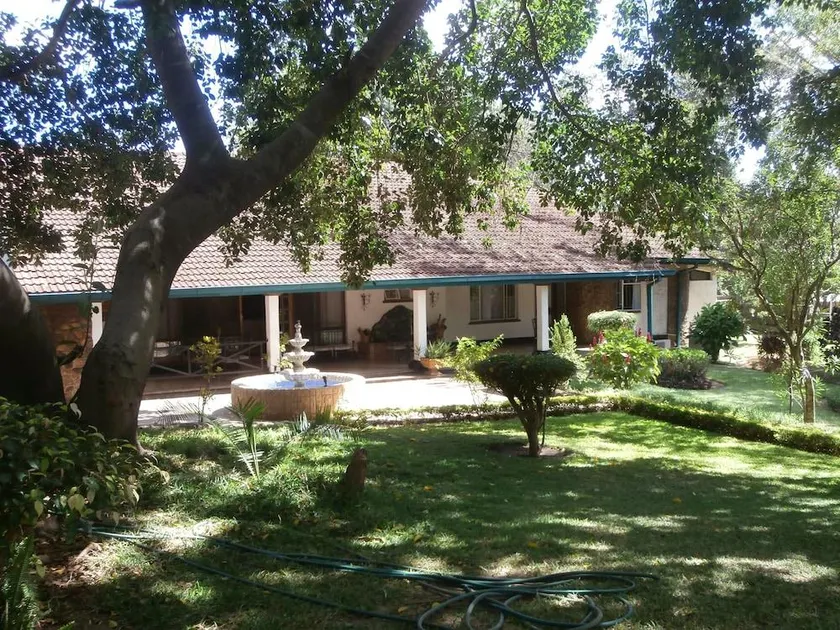 Annie's Lodge Lilongwe Area 10 - Image 1